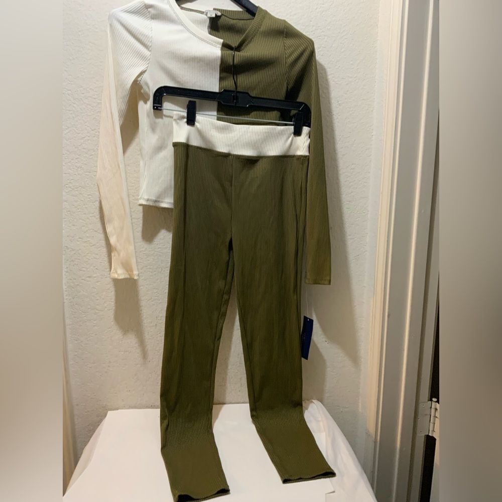 NWT Girl's Habitual Girl Ribbed Knit 2pc Set size 16